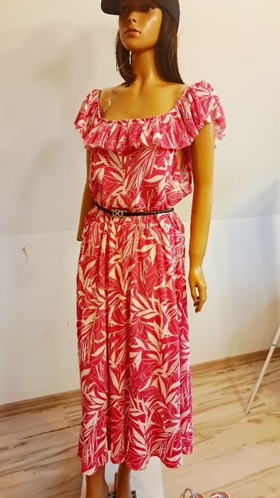 Sukienka różowo biały motyw kwiatowy plus size