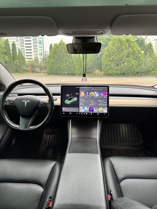 Орнедна авто Tesla Model 3  Long Range