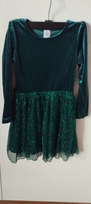 Sprzedam sukienkę rozmiar 116