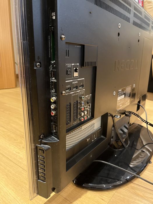 TV Toshiba LCD REGZA 32SL733