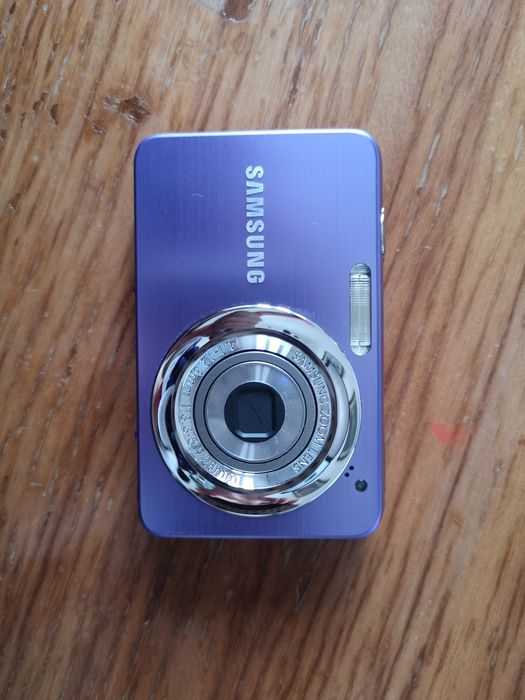 Maquina fotográfica digital Samsung ST30 roxa