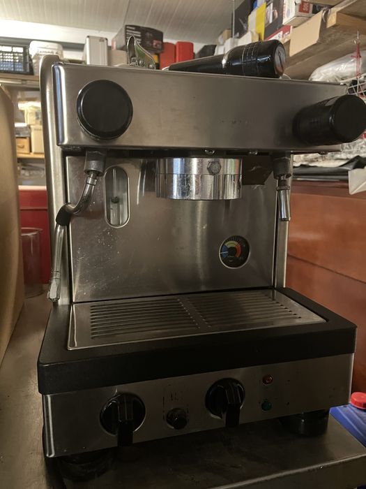 Maquina e moinho de Cafe La Cimbali Junior S1