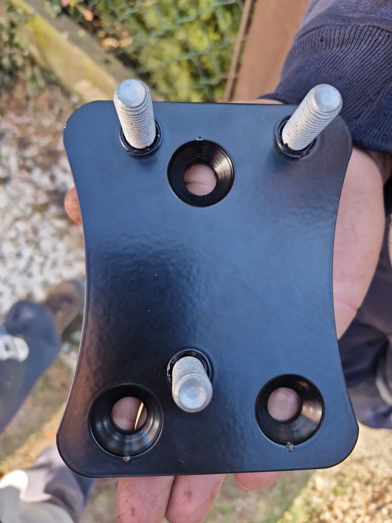 Adapter do montażu przedladni kierowniczej z vitary do suzuki smaurai