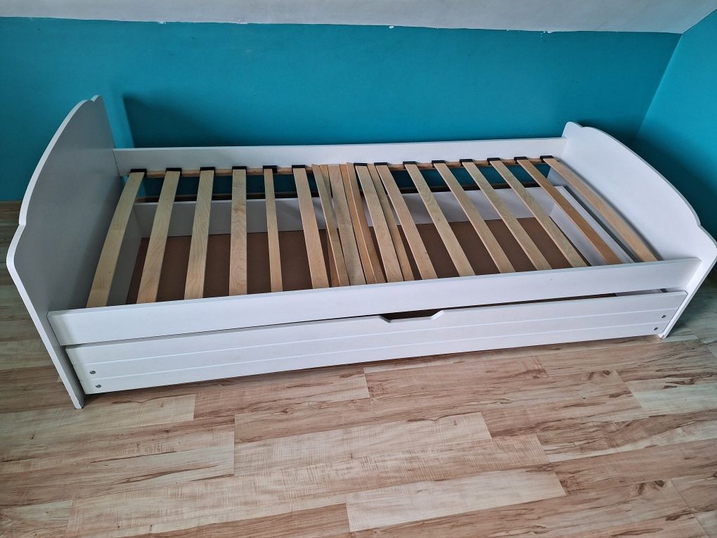Stelaż łóżka bez materaca