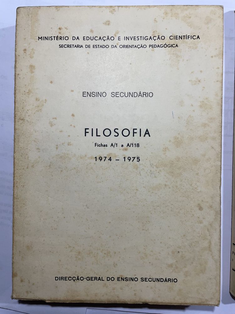 Livros de aprendizagem de Filosofia e Inglês