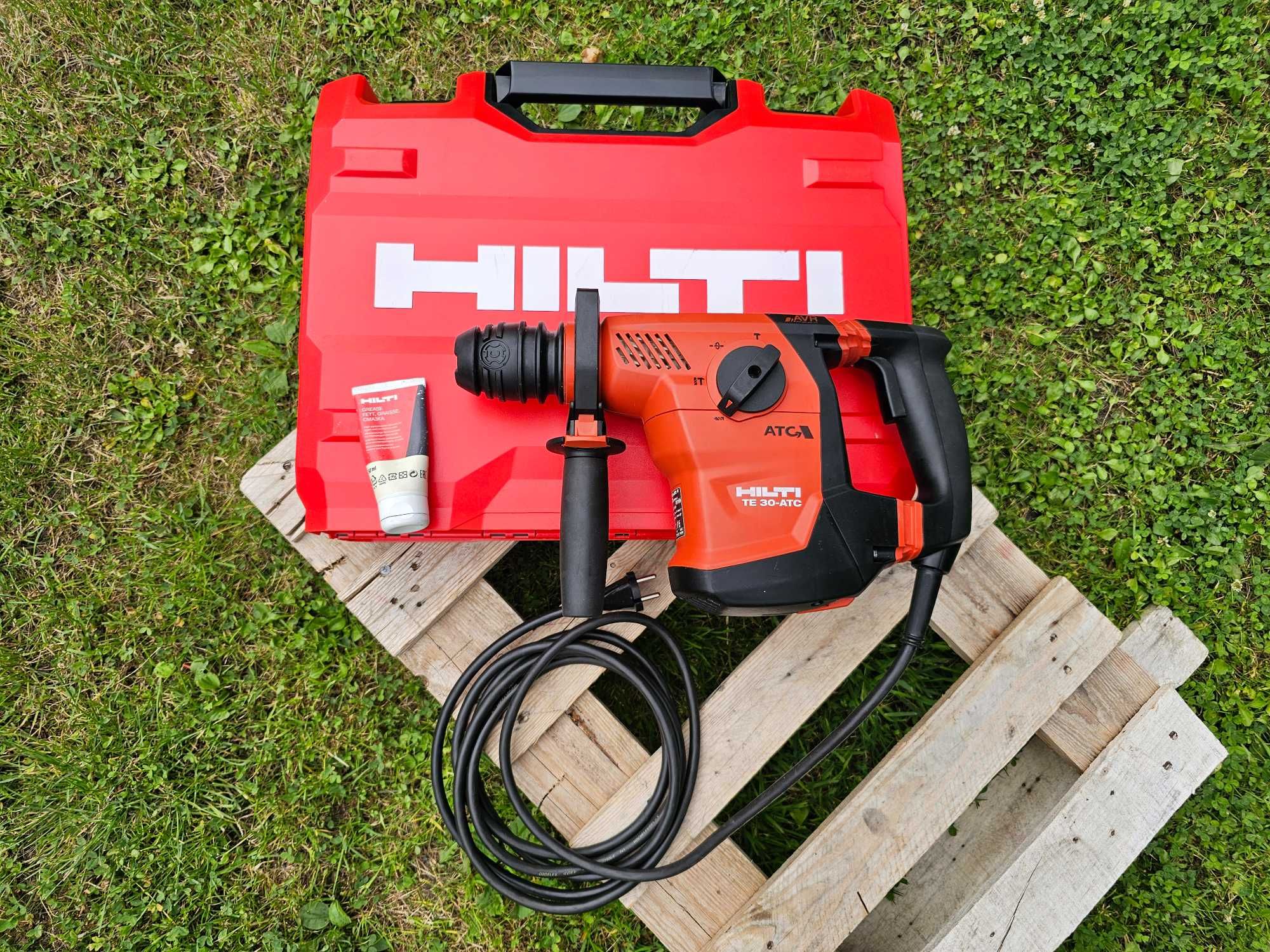 HILTI TE 30-ATC/AVR młotowiertarka z walizką FAKTURA