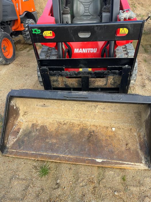 Mini carregadora MANITOU