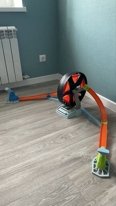 Трек Хот Вілс Вертиколесо оригінал