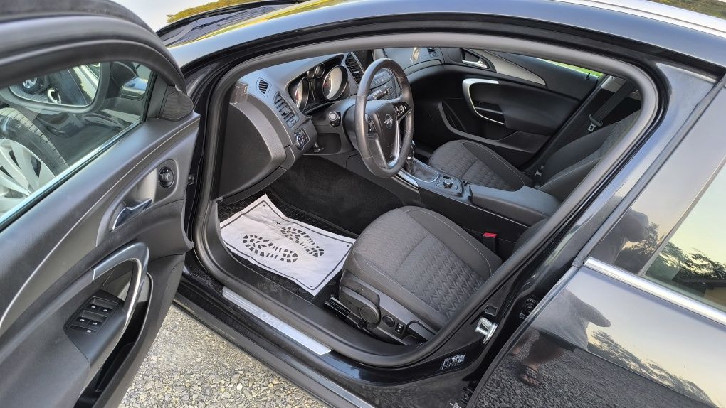 ///Opel Insignia 2,0 CDTI