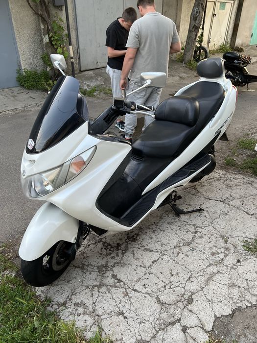 Макси скутер Suzuki Skywave 250сс