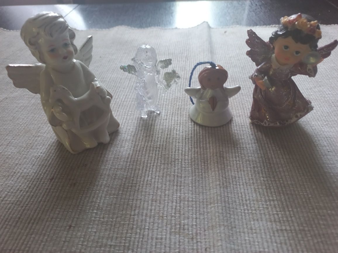 Zestaw aniołków szklanych i porcelanowych