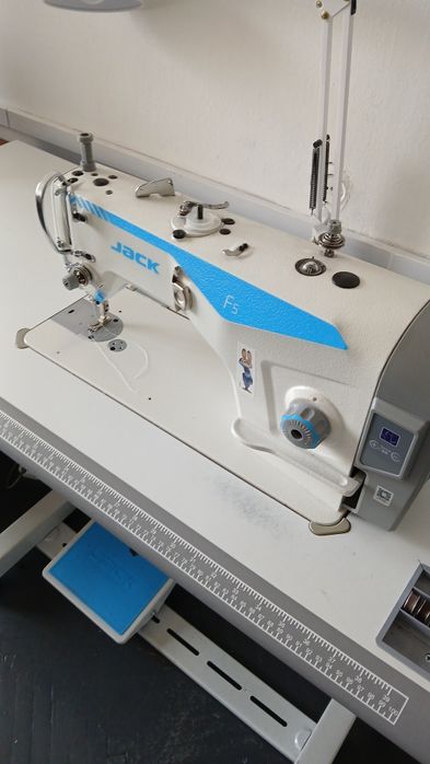 Швейна машина Jack f 5