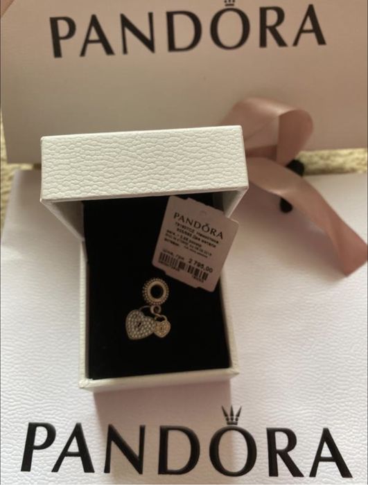 Шарм - подвеска pandora с сердцами