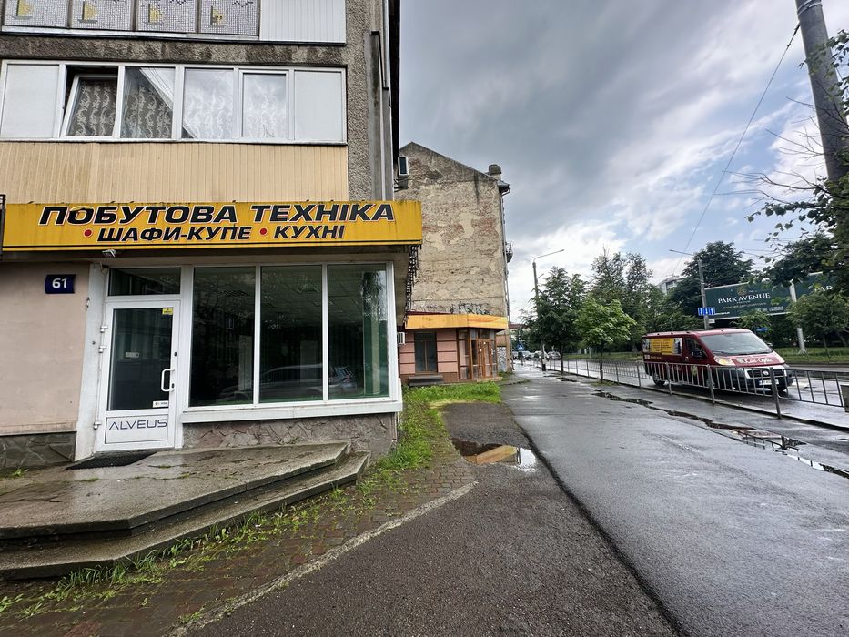 Оренда комерційне фасадне приміщення,трафікова локація вул.Мазепи 61