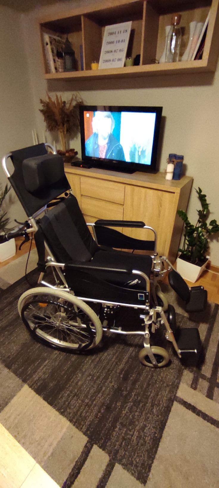 Wózek inwalidzki poudarowy.