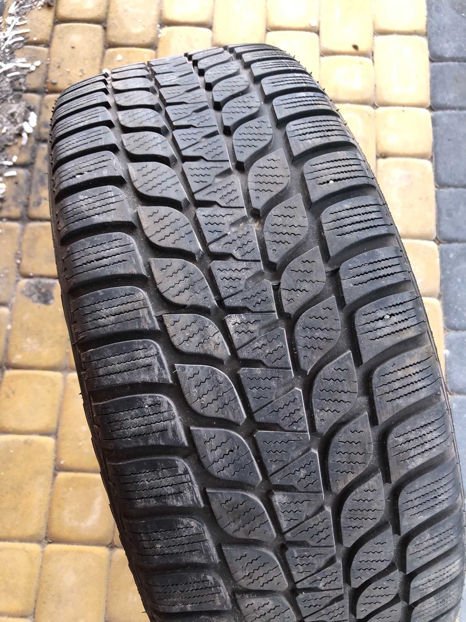 Opona bridgestone blizzak lm-25v 225/45 r19 92v