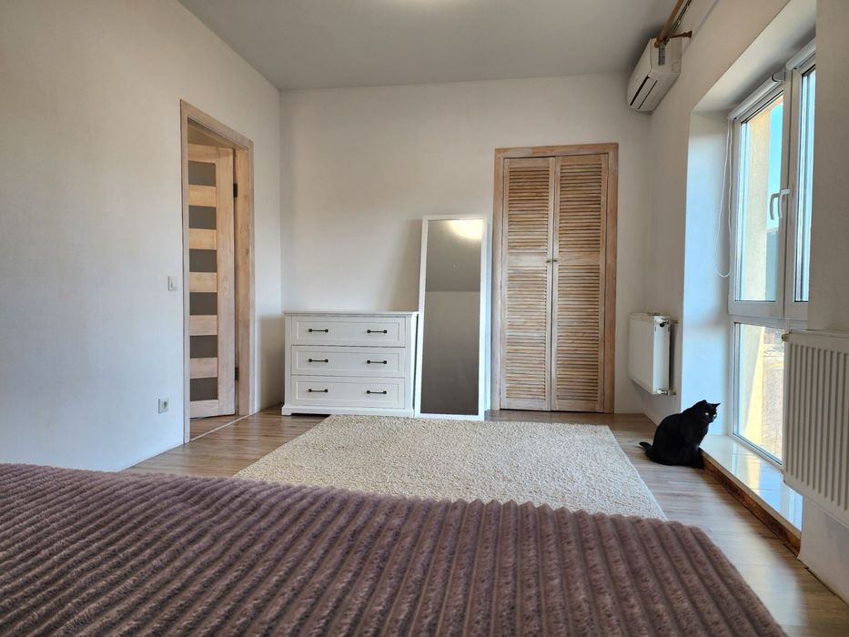 Будинок з гарним ремонтом та меблями в мальвничій Бучі