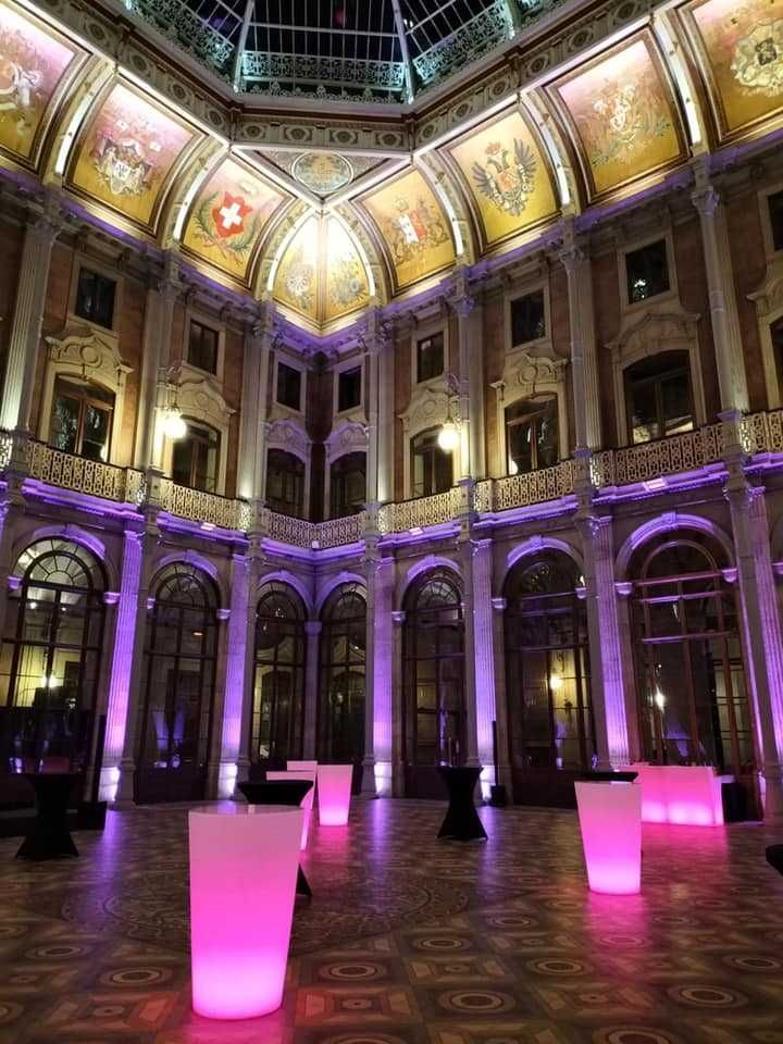 Mesas illuminadas com rgb