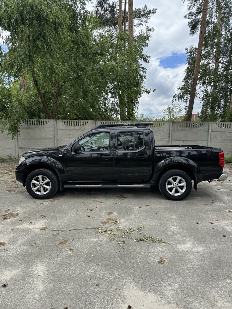 Пикап Nissan Navara 2.5 дизель автомат