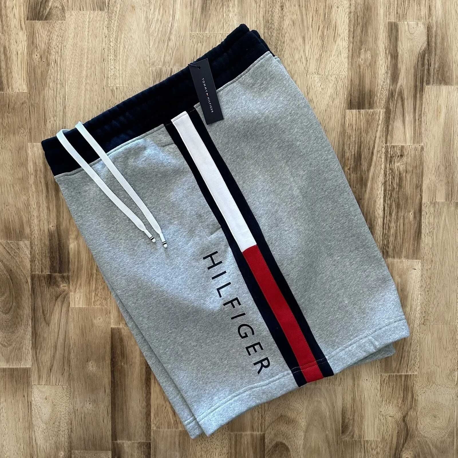 Шорти коттон Tommy Hilfiger. Є Розміри від S - L Два Кольори. Оригінал