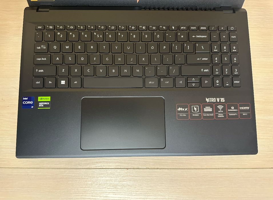 Acer NitroV15 15.6  i9-13900H 16/1TB RTX4060 180Hz