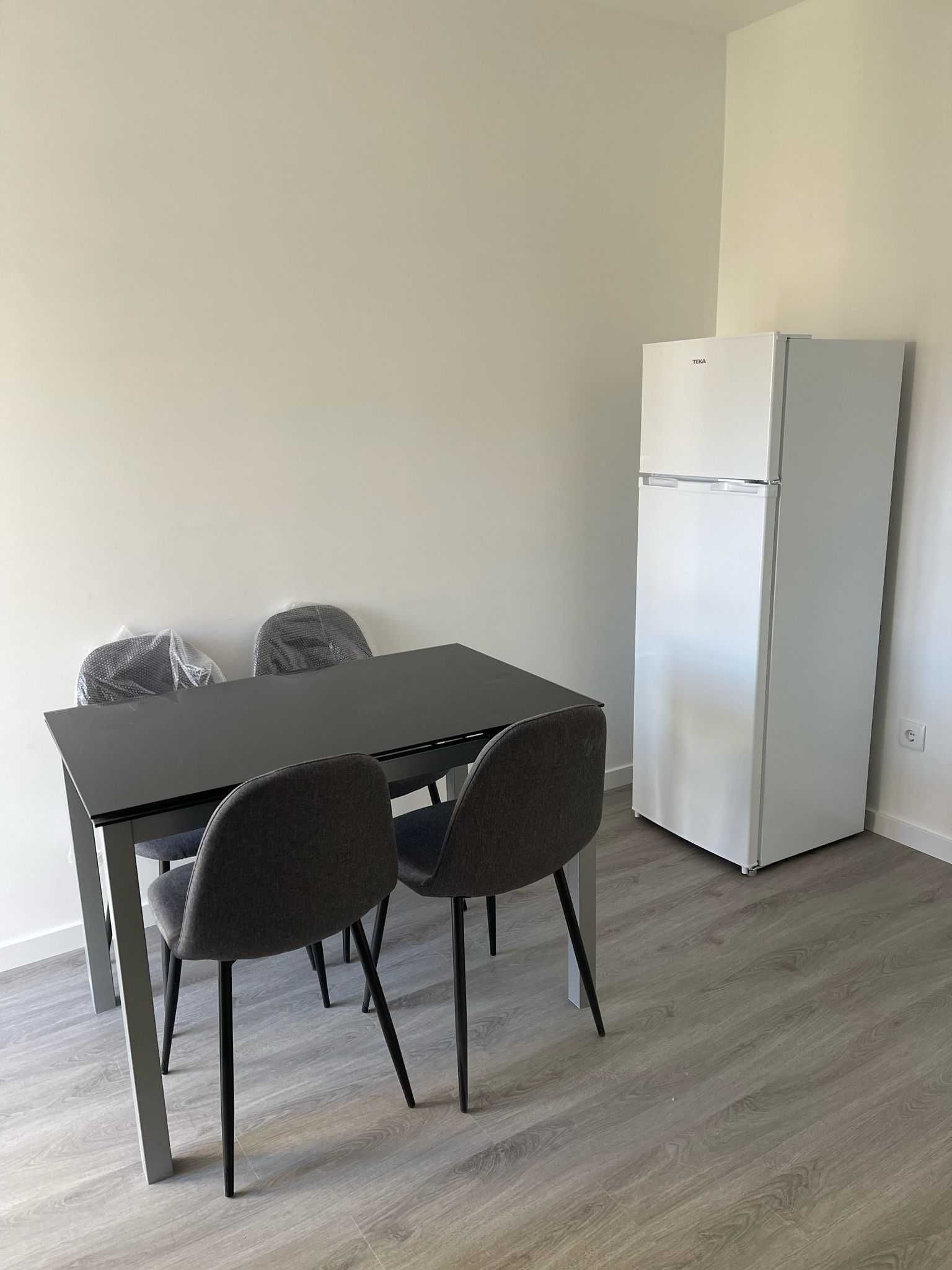Aluguer de Apartamentos T1 e T2 – Totalmente Renovados e Mobilados!