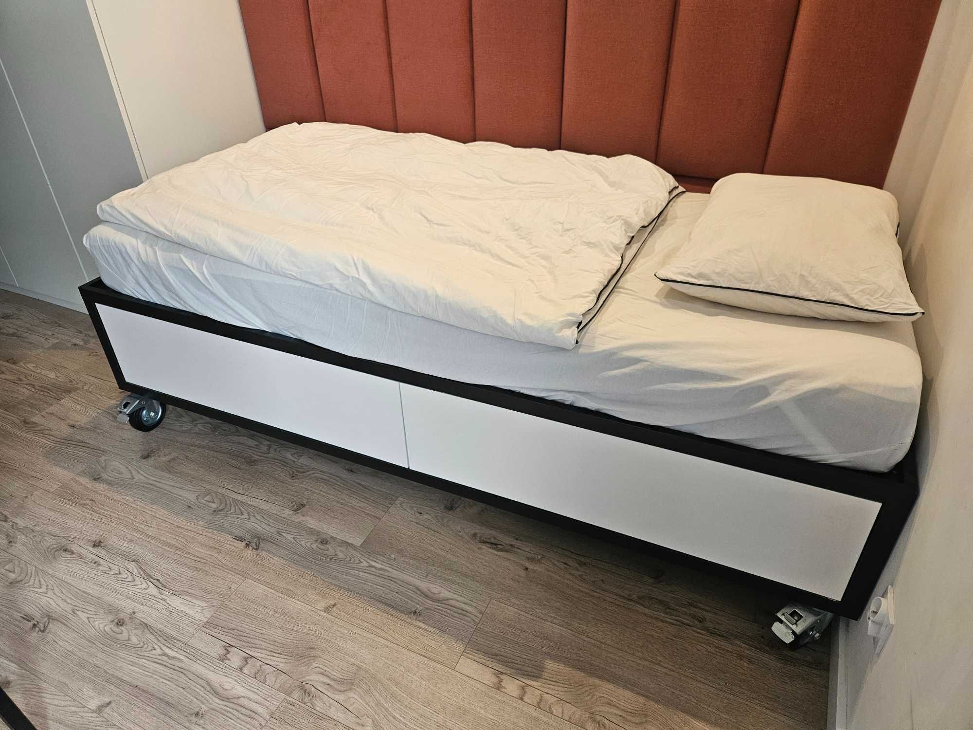 2 łóżka designerskie na kółkach / 2 custom made designer beds