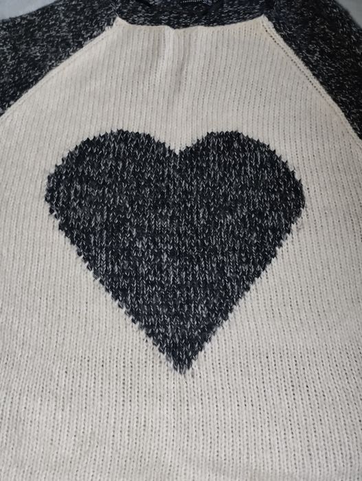 Sweter Atmosphere z serduszkiem