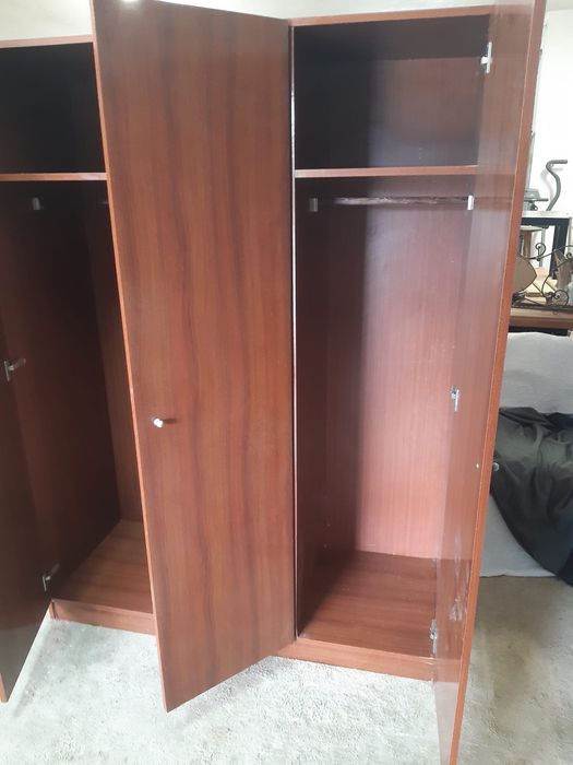 Roupeiro de 3 portas