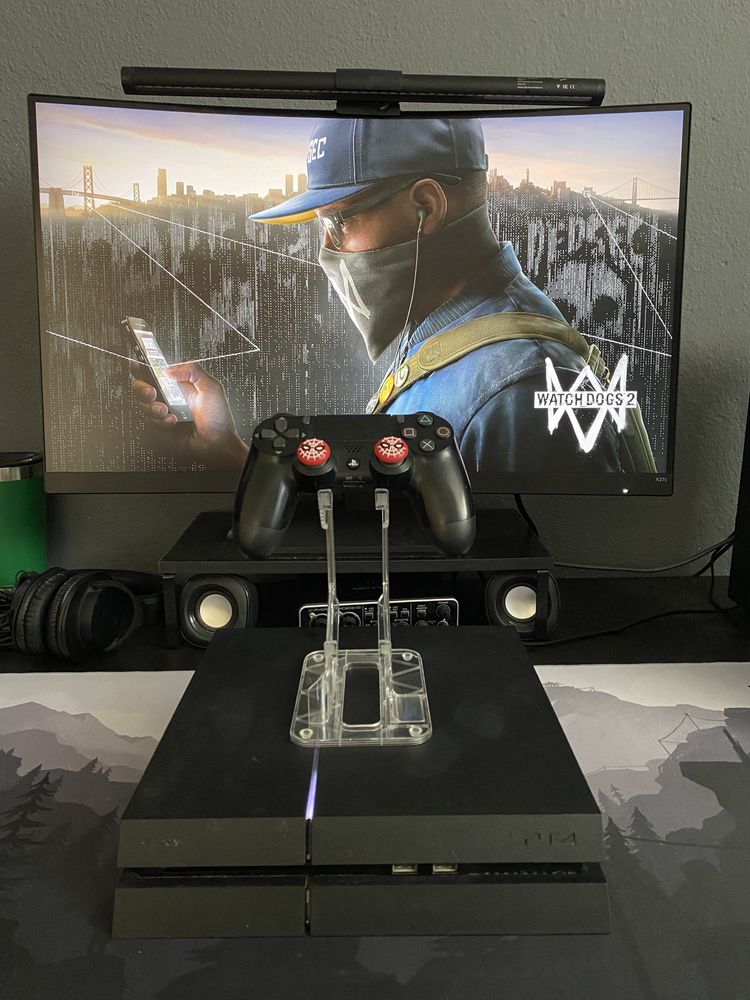 PS4 / PlayStation 4