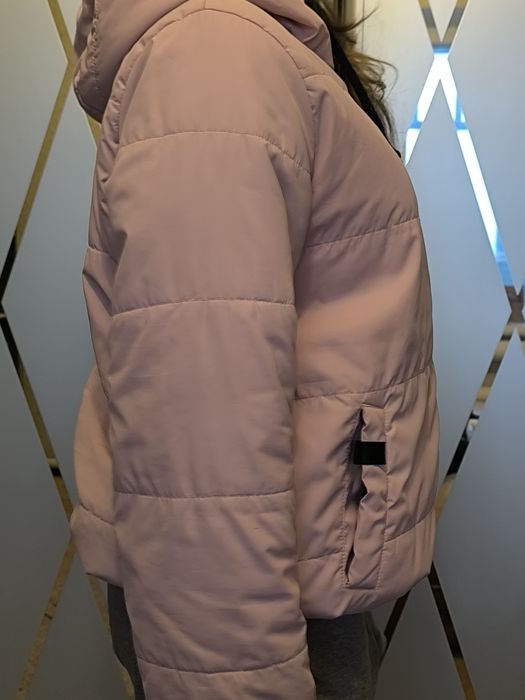 Весняна рожева курточка .