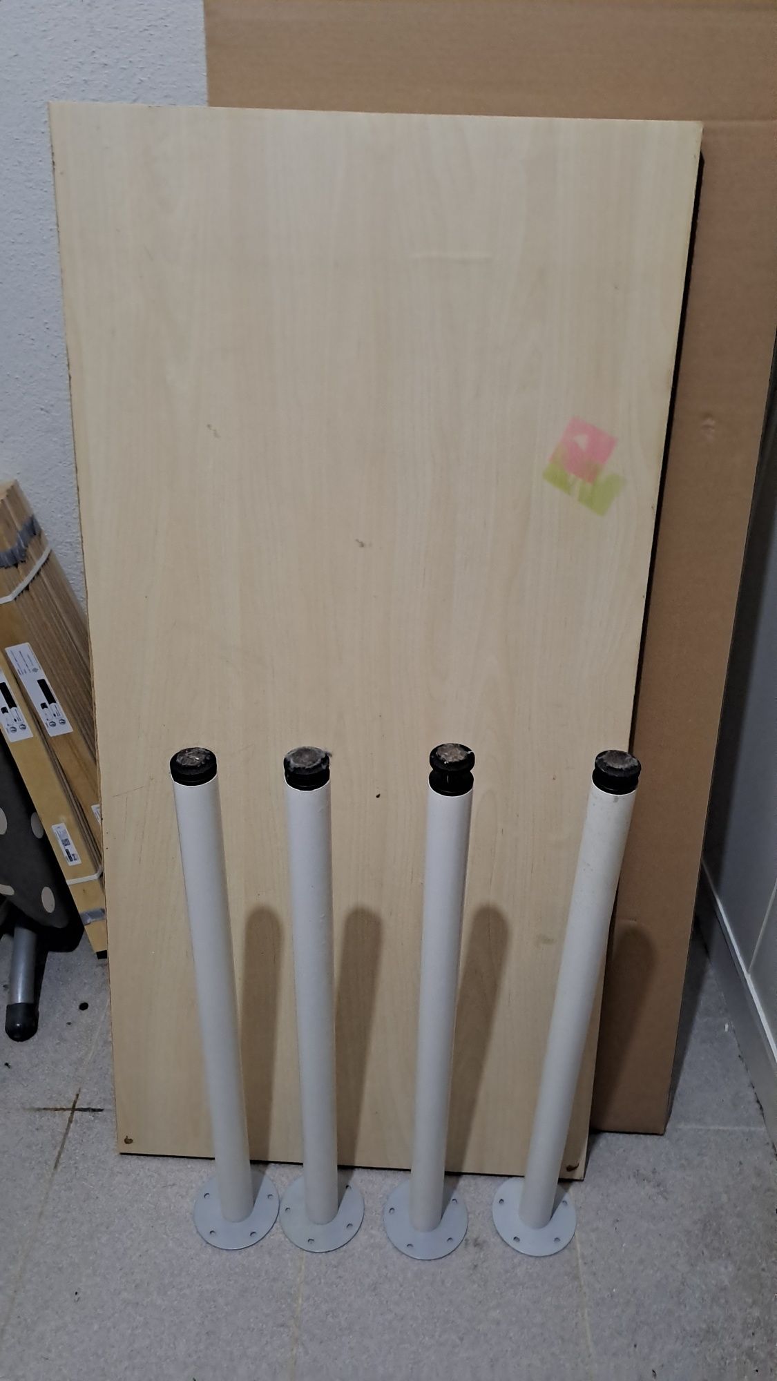 Mesa Ikea modelo LAGKAPTEN / ADILS