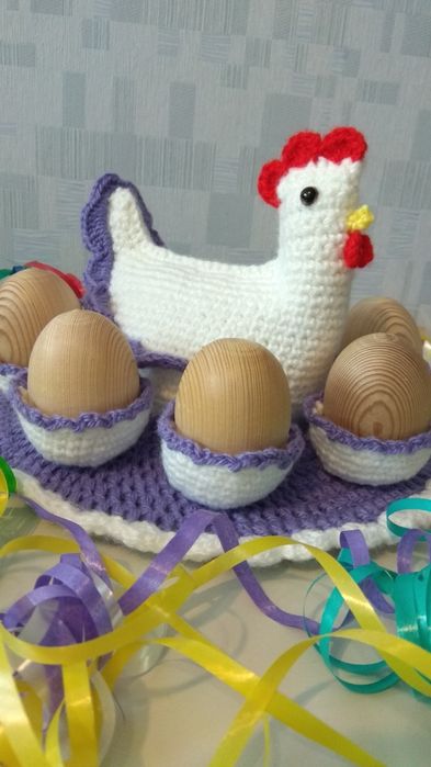 Вязаная подставка для яиц