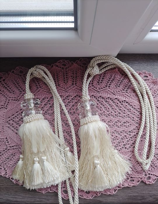 Підхвати, кутаси для штор