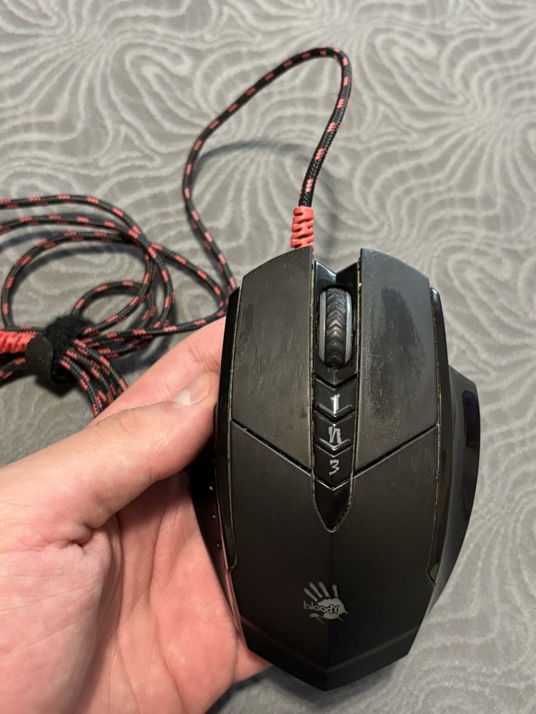 Компʼютерна мишка Bloody V7M