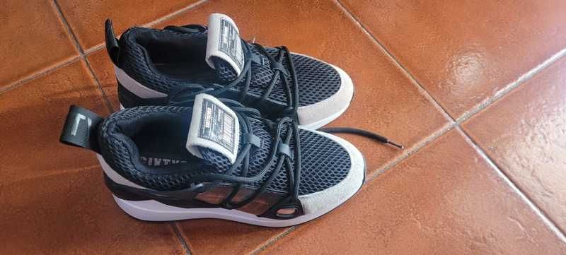 Sapatilhas Sixty Seven