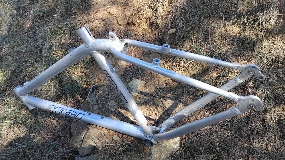 Quadro alumínio btt roda '26