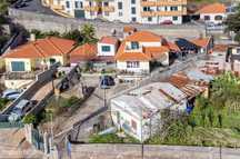 Moradia T3 localizada em Santo António.