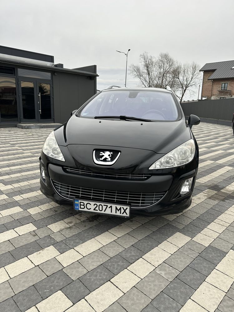 Автомобіль peugeot 308 sw