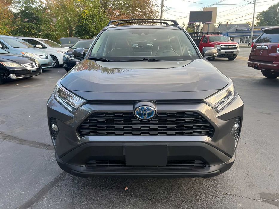 Toyota RAV4      2021