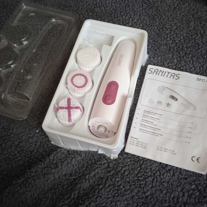 Набір електричних щіток для очищення та масажу обличчя sanitas  sfc 40