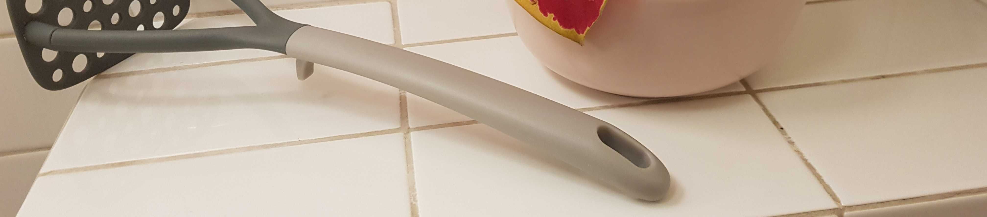 Nowa szara plastikowa ubijaczka do ziemniaków jak Ikea Duka Tefal