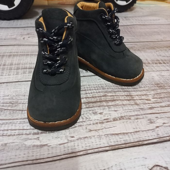 Нові демі ботинки. 13см .