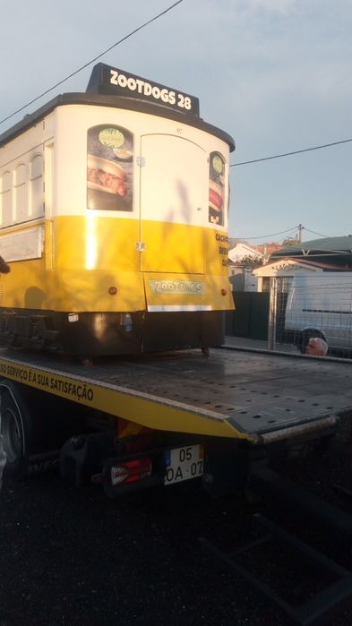 Elétrico Lisboa venda ambulante