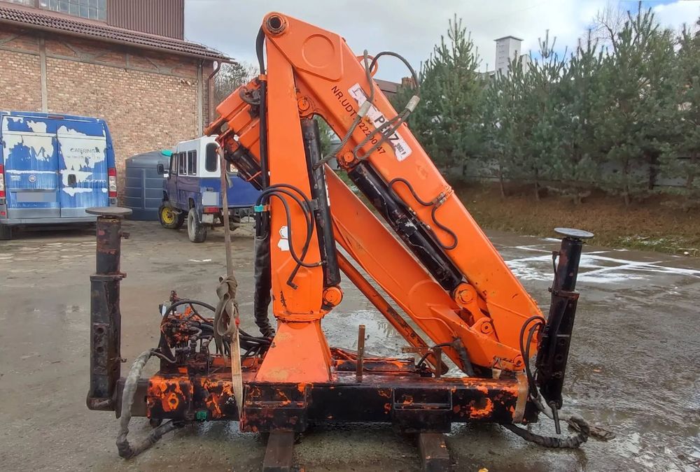 Żuraw samochodowy Penz 9902P