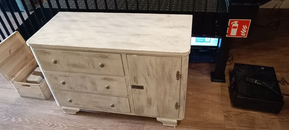 Komoda drewniana shabby chic - 3 szuflady plus szafka