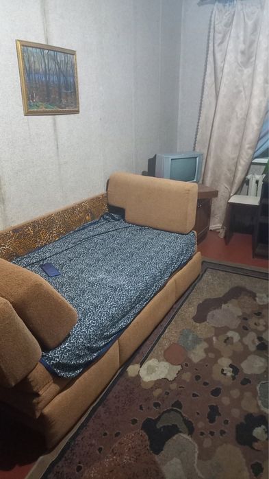 Здається кімната без проживання хазяїв в квартирі