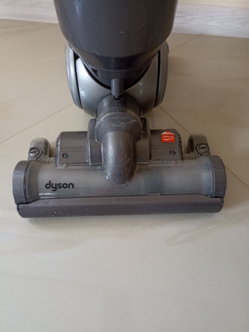 Пилосос Dyson DC 18