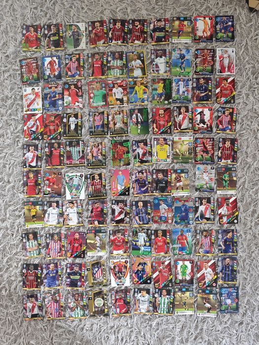 100szt Karty piłkarskie FIFA panini adrenalyn 2025 top class tc