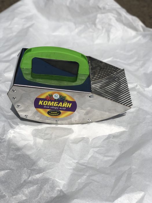 Комбайн - гребінка для збору ягід (афин,черники,брусники)